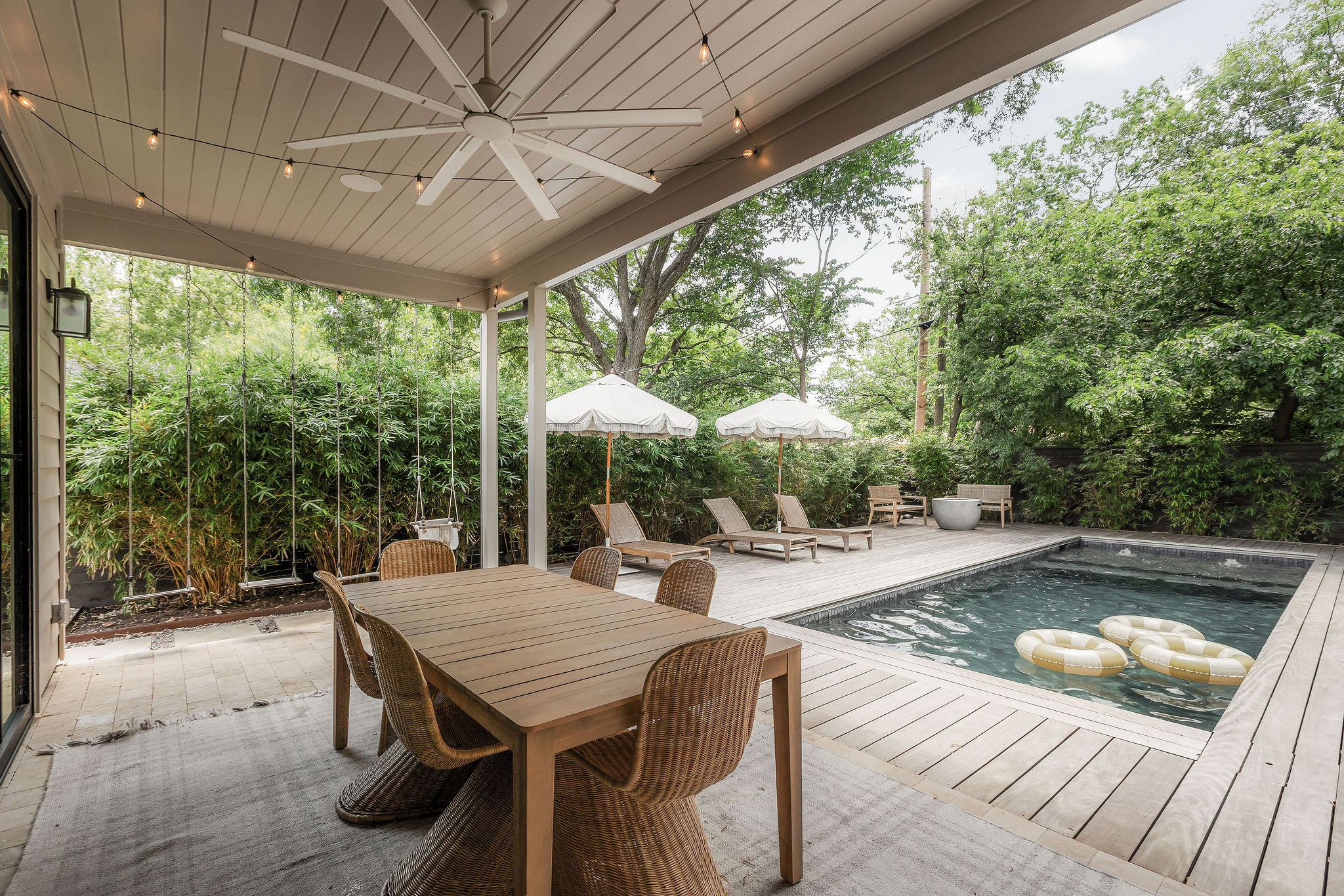 4700 Clawson Road Austin, TX 78745 - Photo 24 of 26 a outdoor view with a sitting space