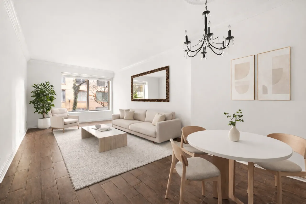 $735,000 | 200 East 69th Street, Unit 2R | Lenox Hill