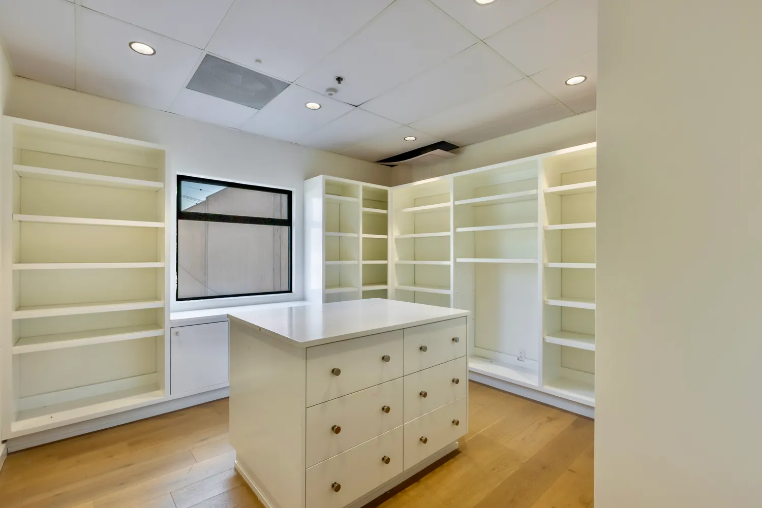 a view of entryway with stairs