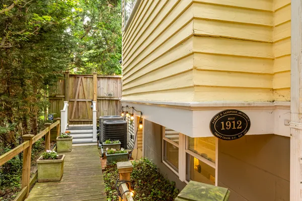 Contact Agent | 3804 Jenifer Street Northwest, Washington, DC 20015