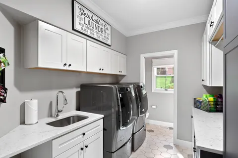 $1,995,000 | 13352 Weston Park Drive, St. Louis, MO 63131