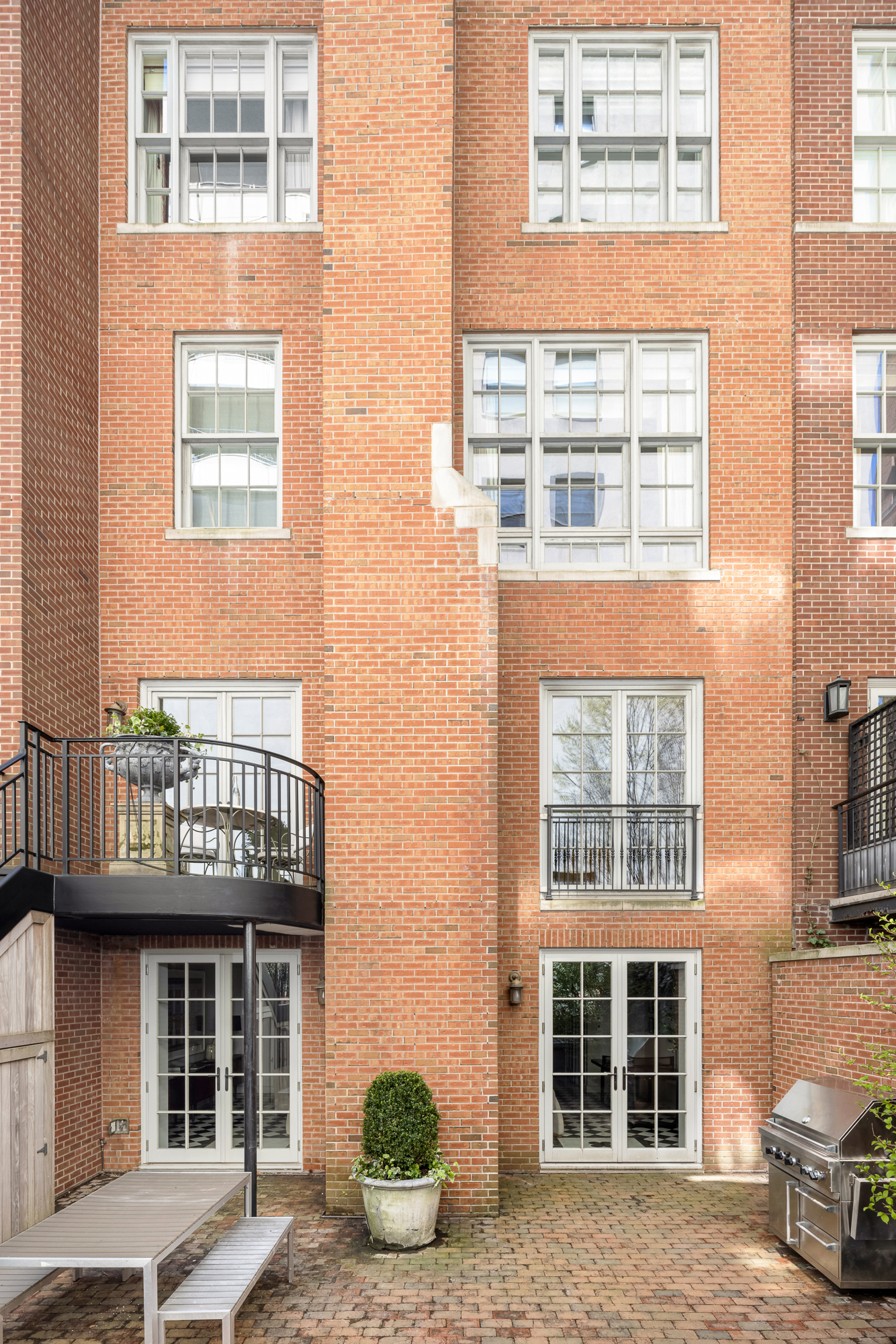 400 West 12th Street, Unit TH3 Manhattan, NY 10014 - Photo 7 of 29 front view of a brick building