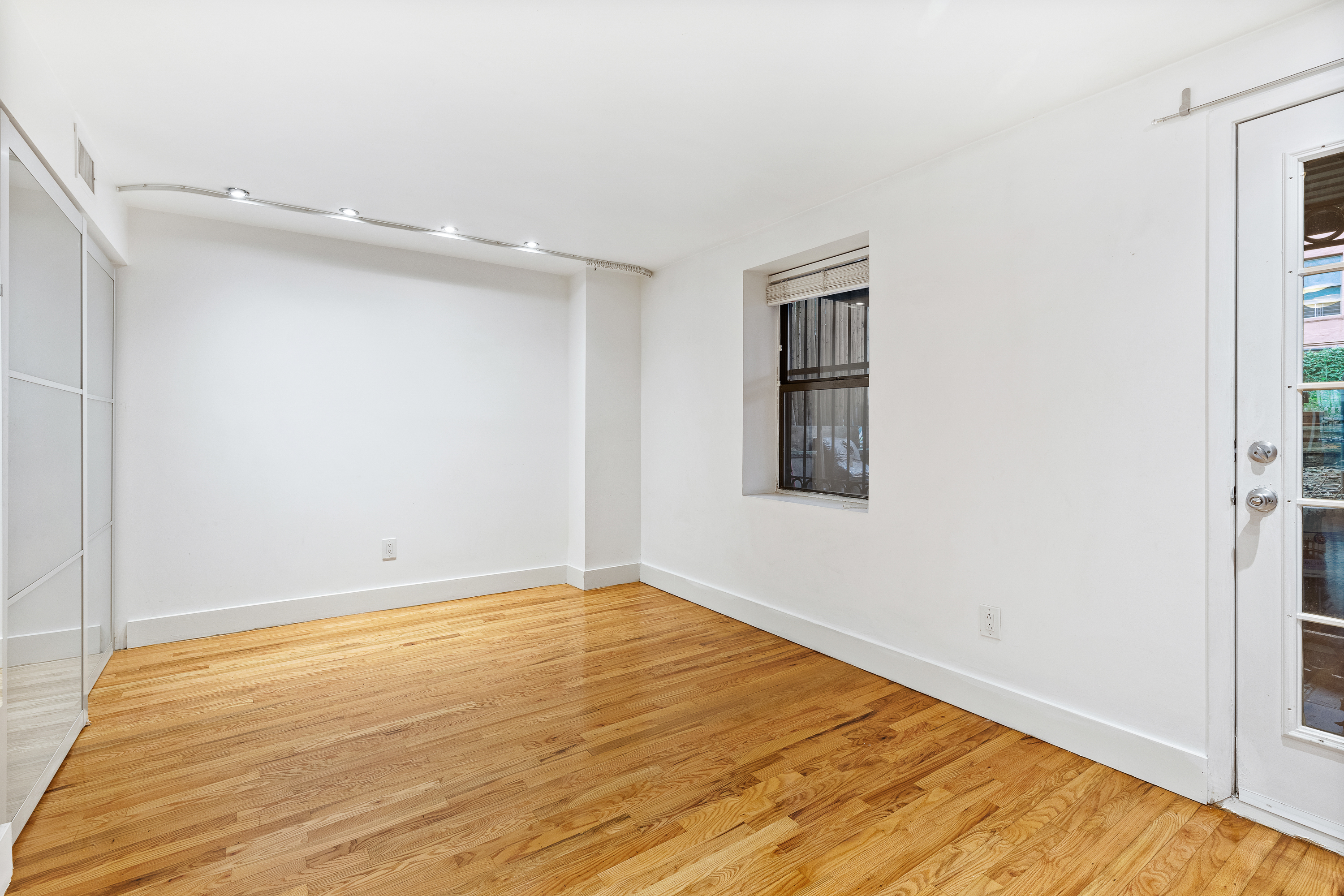 29 West 131st Street, Unit 1 Manhattan, NY 10037 - Photo 4 of 8