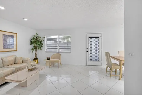 $139,900 | 955 Normandy Lane, Unit 955, Delray Beach, FL 33484