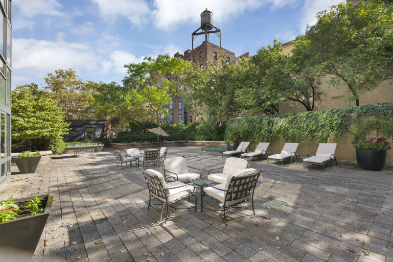 2000 Broadway, Unit 5I Manhattan, NY 10023 - Photo 7 of 9 a view of backyard with furniture and plants