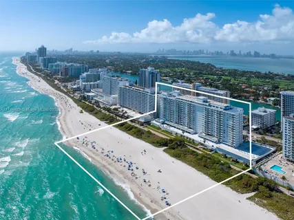 $799,000 | 5601 Collins Avenue, Unit PH14, Miami Beach, FL 33140