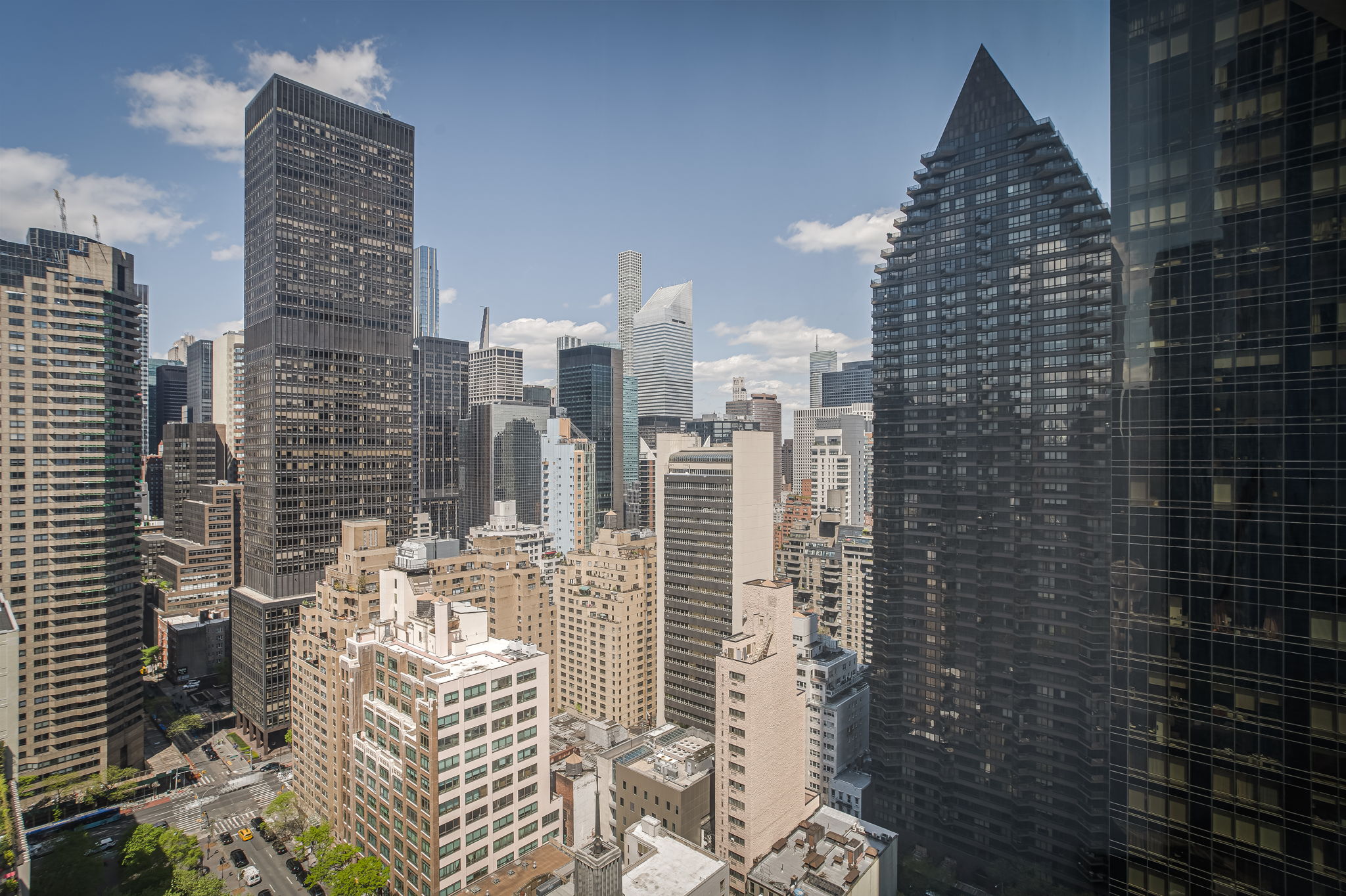 50 United Nations Plaza, Unit 26B Manhattan, NY 10017 - Photo 24 of 25 a picture of city view