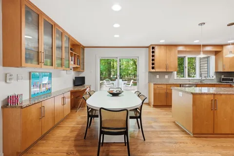 $1,850,000 | 11815 Beekman Place, Rockville, MD 20854