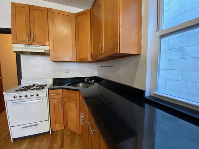 37-09 Crescent Street, Unit 1 Queens, NY 11101 - Photo 8 of 13