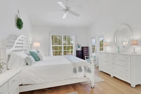 $420,500 | 680 Wiggins Lake Drive, Unit 202, Naples, FL 34110