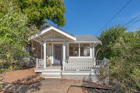 $3,680,000 | 40 Laurel Avenue, Stinson Beach, CA 94970