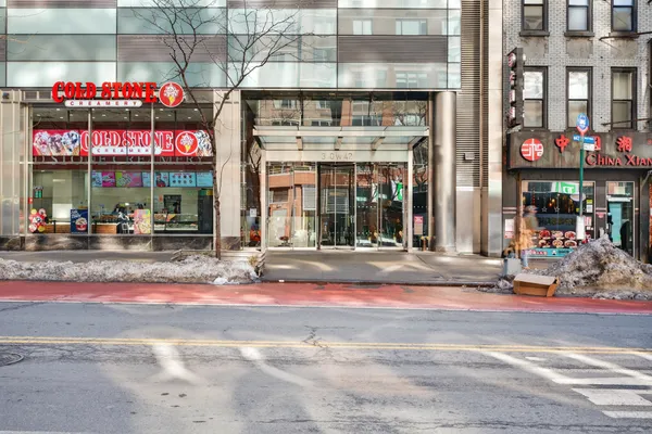 $4,700 | 350 West 42nd Street, Unit 7D | Hell's Kitchen
