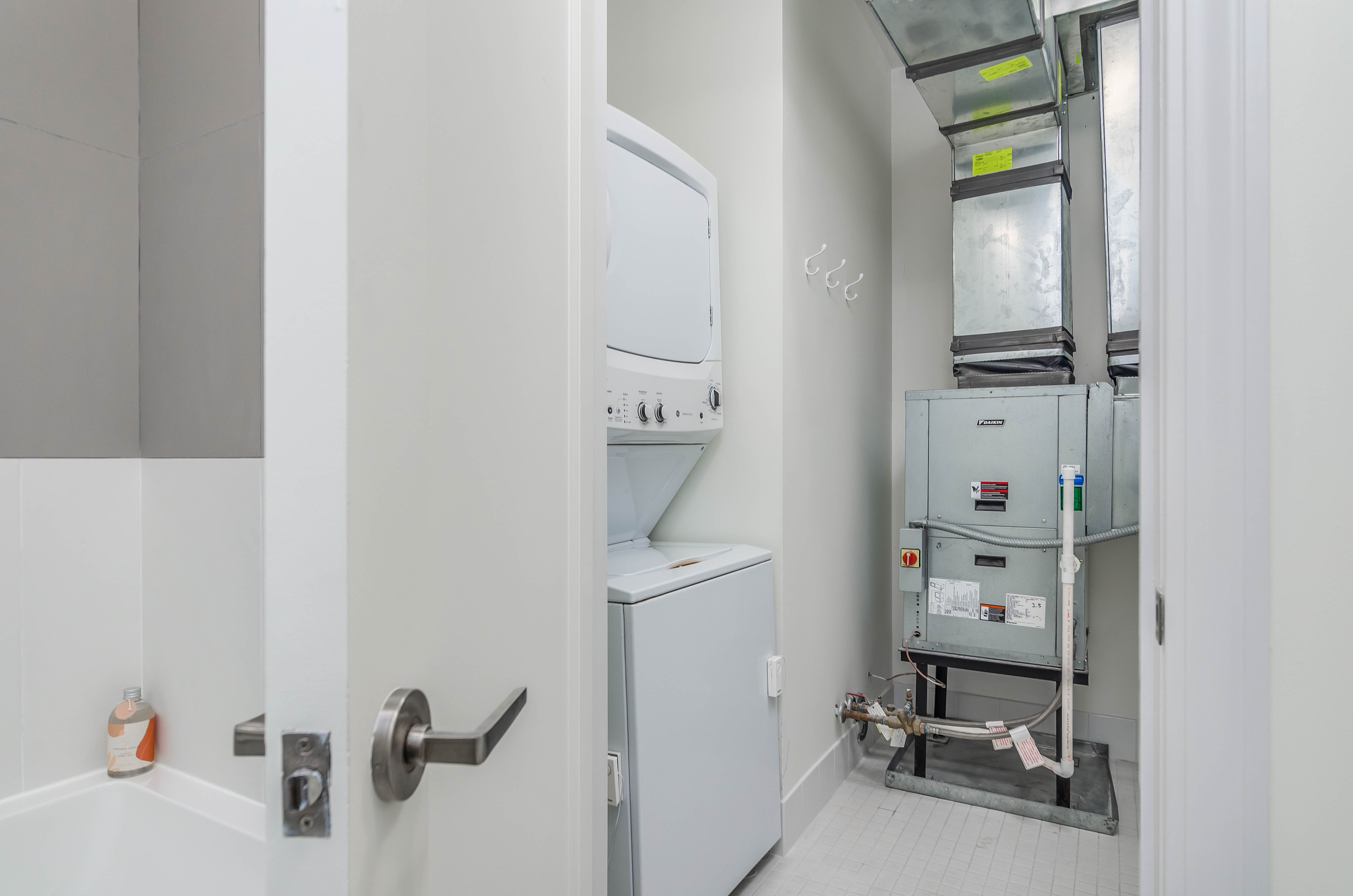 42 Maspeth Avenue, Unit 1B Brooklyn, NY 11211 - Photo 15 of 39 Gallery Image 15