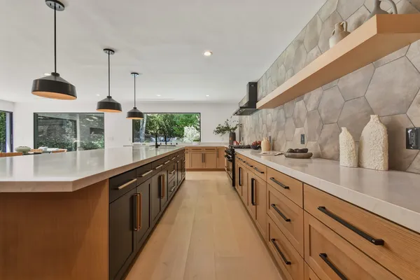 $3,350,000 | 3721 Woodcliff Road, Sherman Oaks, CA 91403