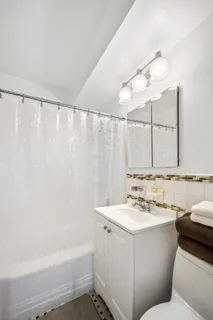 $615,000 | 311 East 71st Street, Unit 10F | Lenox Hill