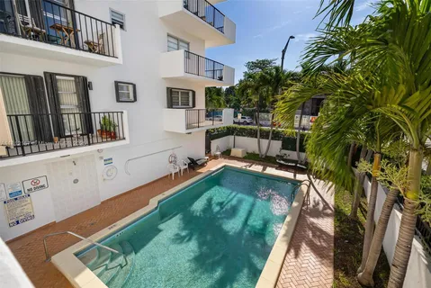 $460,000 | 1900 Meridian Avenue, Unit 204, Miami Beach, FL 33139