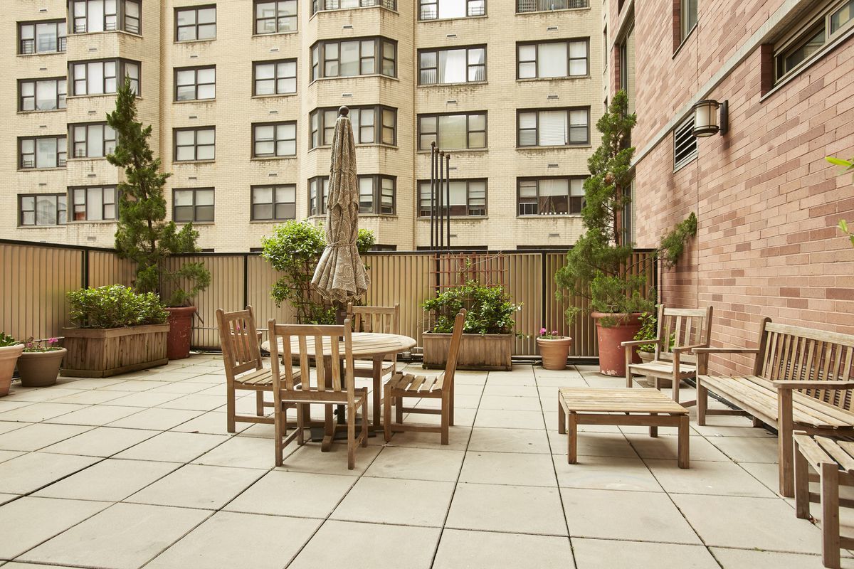 400 East 90th Street, Unit 20C Manhattan, NY 10128 - Photo 8 of 10