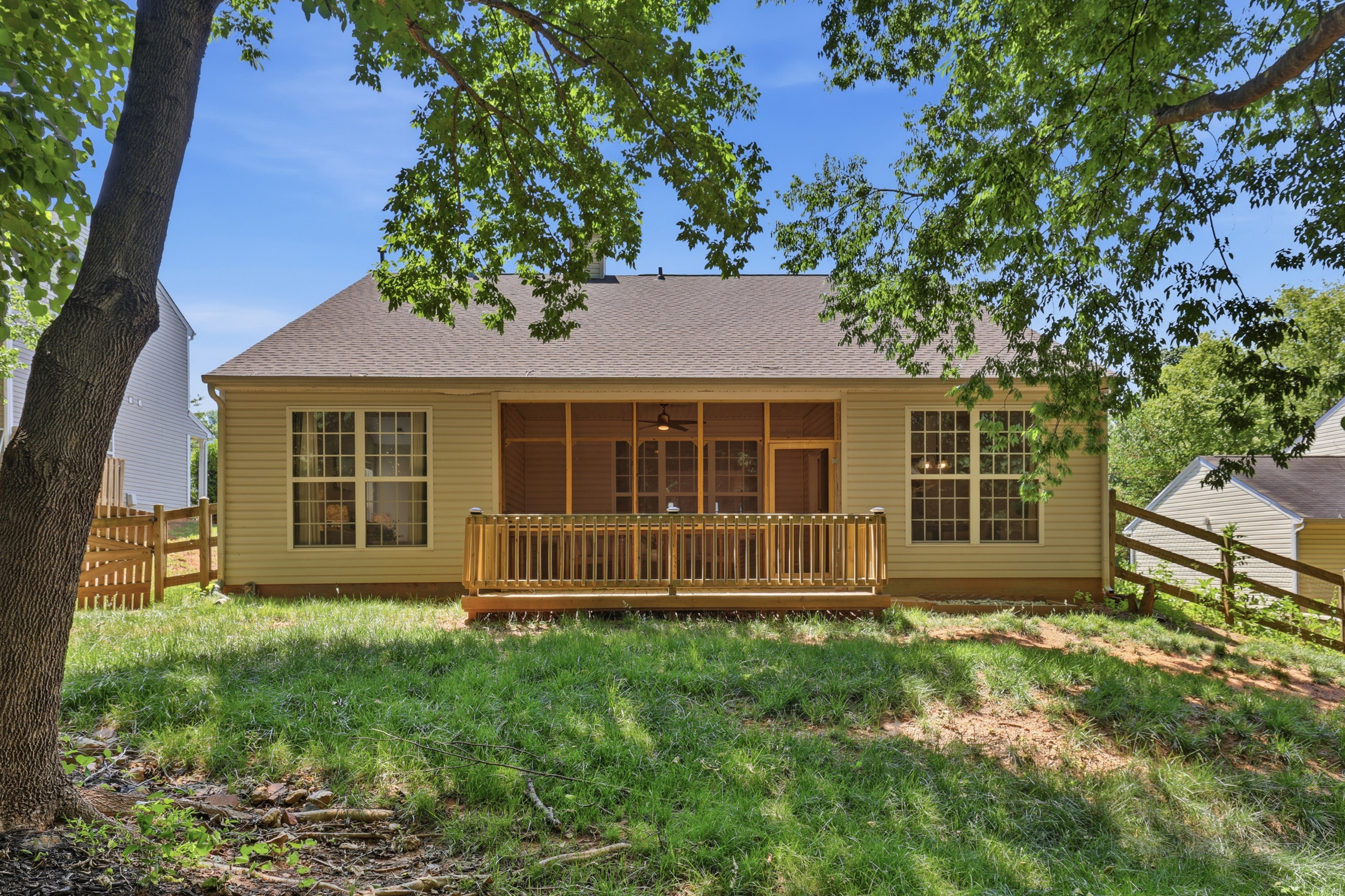 2454 Carmathen Road Charlotte, NC 28269 - Photo 35 of 41