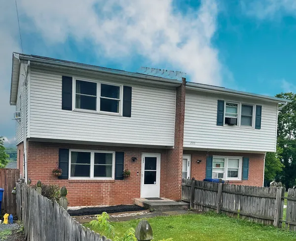 $335,000 | 205 South Shenandoah Avenue, Front Royal, VA 22630