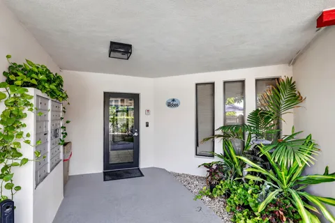 $190,000 | 1901 North Andrews Avenue, Unit 100, Wilton Manors, FL 33311
