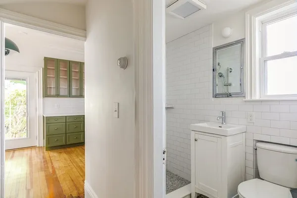 $3,300 | 14 Evergreen Avenue, Unit 1, Somerville, MA 02145