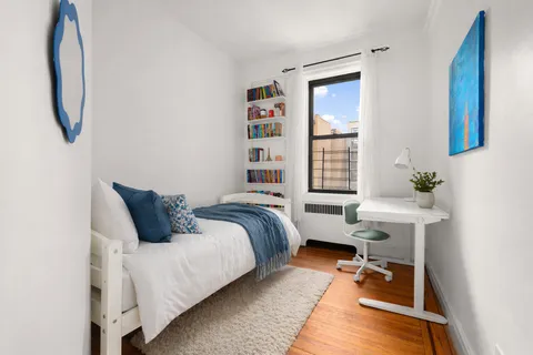 $1,149,000 | 71 Ocean Parkway, Unit 4N | Windsor Terrace