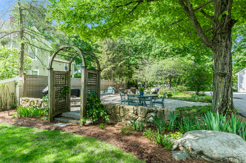 38 Berkeley Street Reading, MA 01867 - Photo 8 of 50