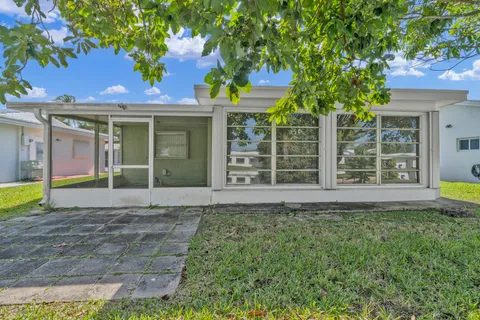 $325,999 | 7115 Northwest 73rd Street, Tamarac, FL 33321