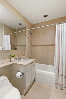 $2,295,000 | 90 East End Avenue, Unit 4B | Upper East Side
