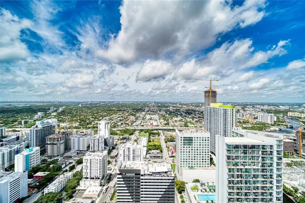 $5,799,900 | 88 Southwest 7th Street, Unit PH4303, Miami, FL 33130