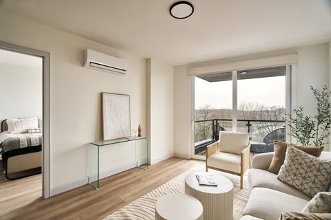 $3,750 | 44-14 Douglaston Parkway, Unit 8B | Douglaston