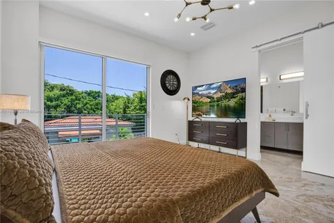 $1,450,000 | 3331 Southwest 29th Terrace, Unit 1, Miami, FL 33133
