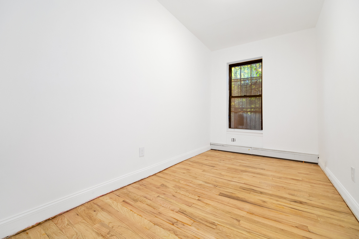 39 Moffat Street Brooklyn, NY 11207 - Photo 5 of 11