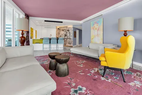 $2,295,000 | 10 Venetian Way, Unit 904, Miami Beach, FL 33139