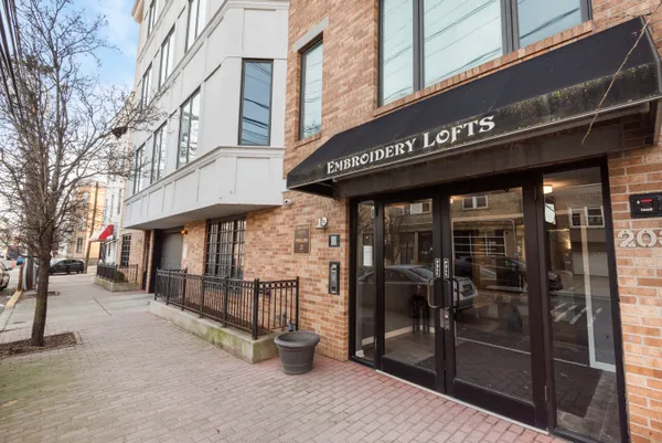 $825,000 | 203-207 Hackensack Plank Road, Unit 5B, Weehawken, NJ 07086