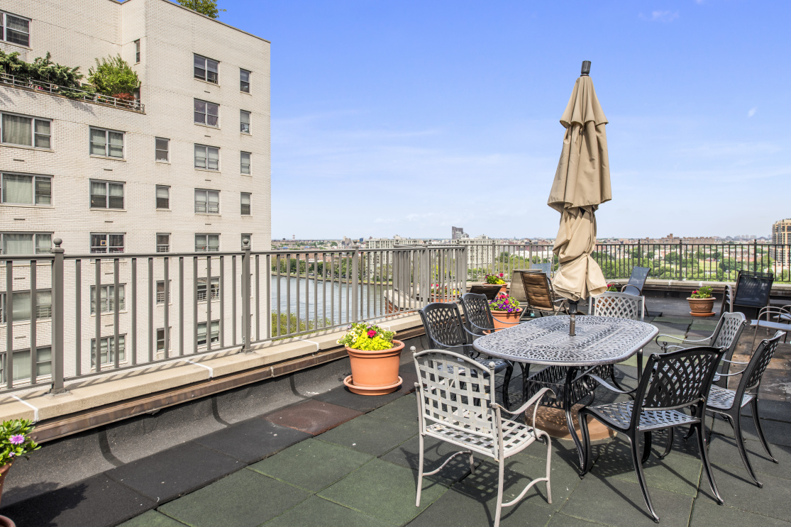 520 East 76th Street, Unit 2B Manhattan, NY 10021 - Photo 4 of 8