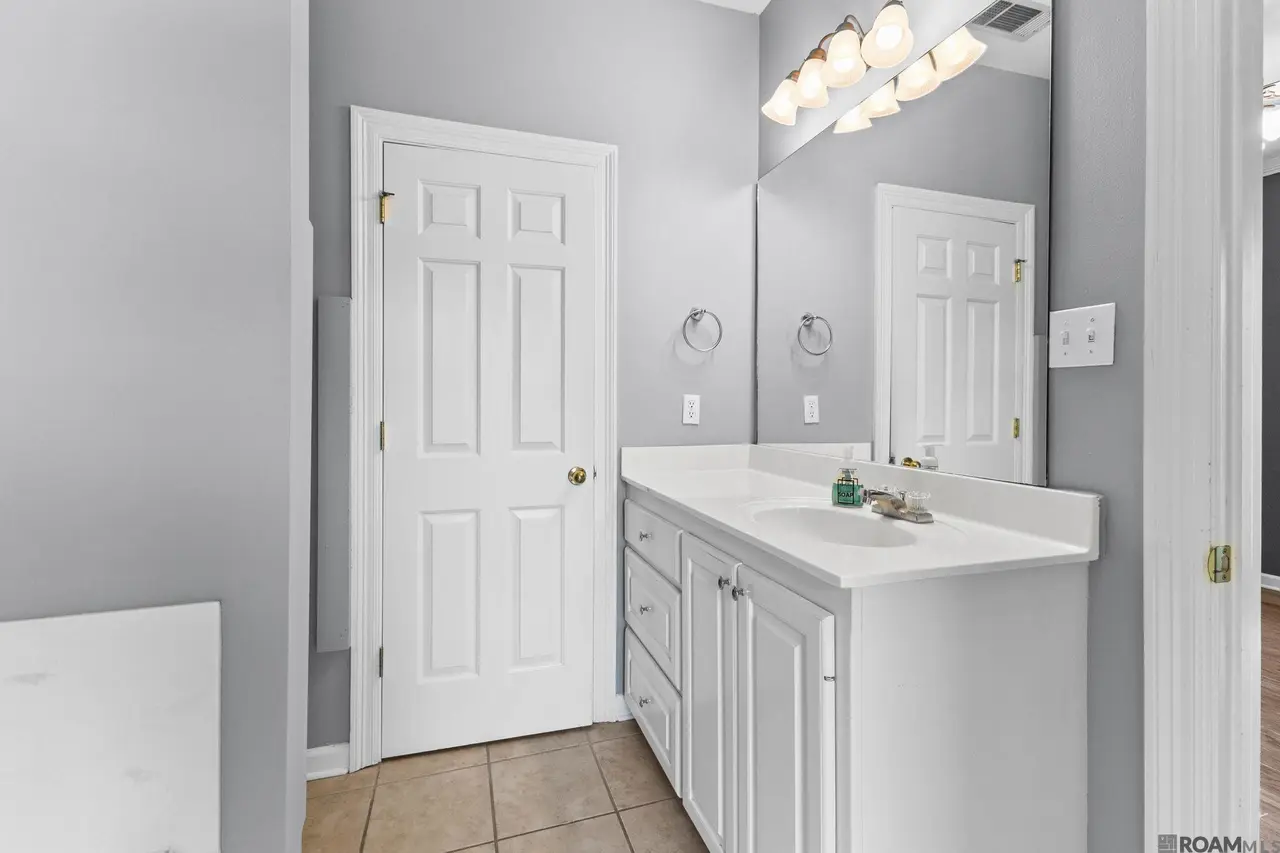 8929 Worthington Estates Avenue Baton Rouge, LA 70810 - Photo 13 of 23