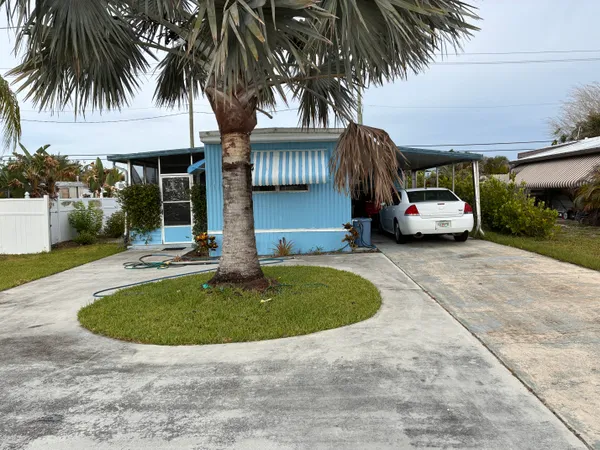 $140,000 | 8268 Southeast Swan Avenue, Hobe Sound, FL 33455