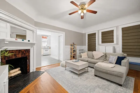 $825,000 | 259 Beacon Street, Unit 23, Boston, MA 02116