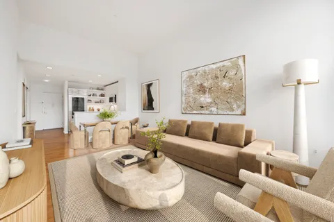$1,150,000 | 635 West 42nd Street, Unit 2H | Hell's Kitchen