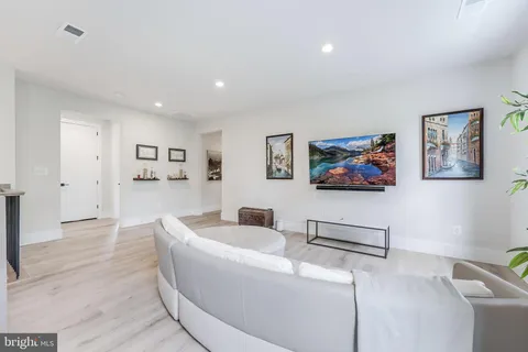 $2,695,000 | 665 Stratford Hill Court, Great Falls, VA 22066