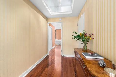 $1,900,000 | 60 East 55th Street, Unit 40B | Midtown East