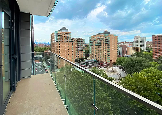 112 Fleet Place, Unit 8B Brooklyn, NY 11201 - Photo 4 of 26