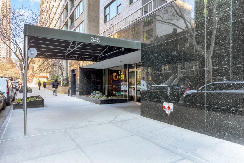 $660,000 | 345 East 69th Street, Unit 2E | Lenox Hill
