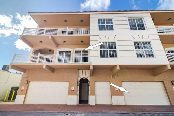 $4,000 | 47 Southwest Osceola Street, Unit UN206, Stuart, FL 34994