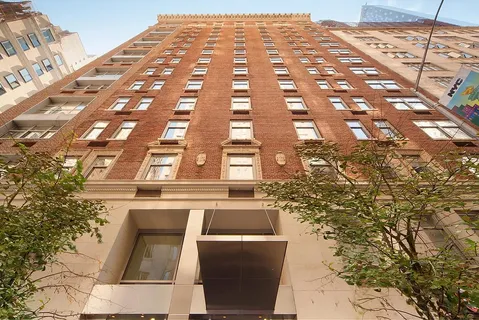 $995,000 | 100 West 58th Street, Unit 15E | Midtown Central
