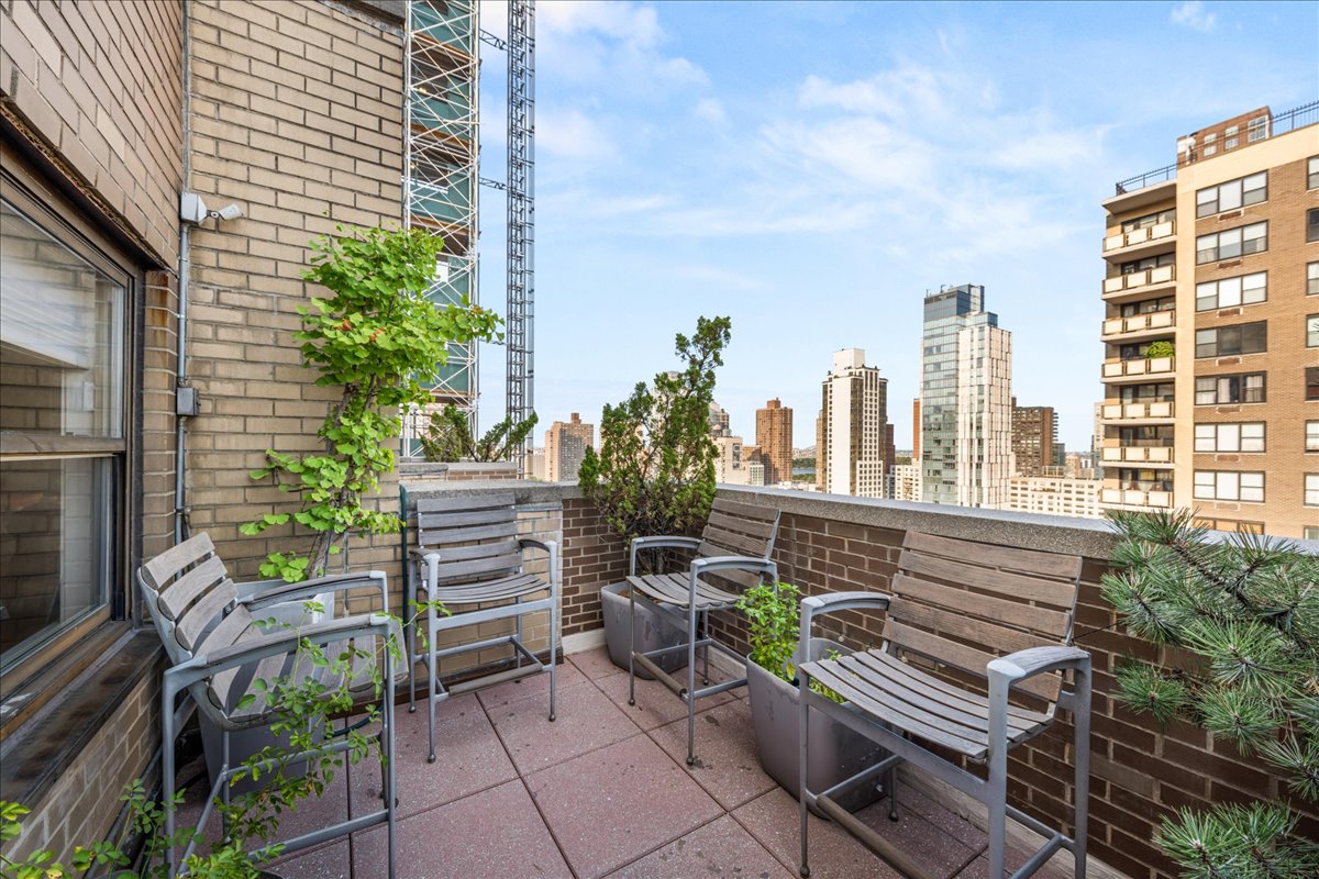 245 East 87th Street, Unit PH Manhattan, NY 10128 - Photo 7 of 21 Gallery Image 7