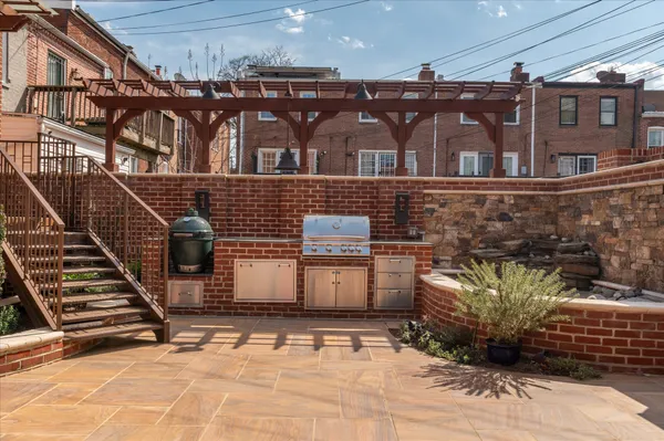 $3,125,000 | 761 10th Street Southeast, Washington, DC 20003