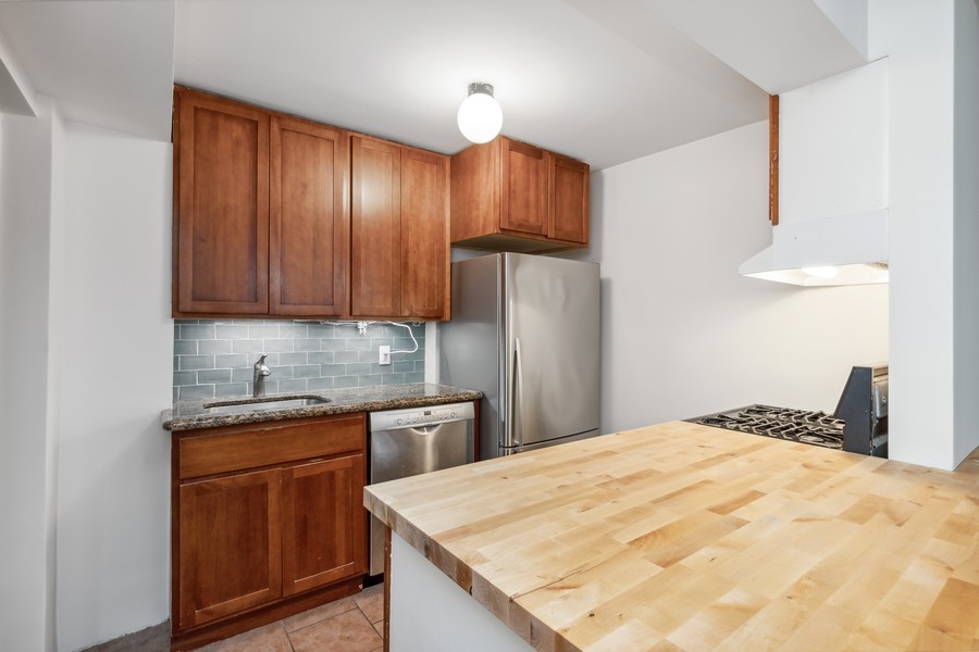 358 State Street Brooklyn, NY 11217 - Photo 4 of 6