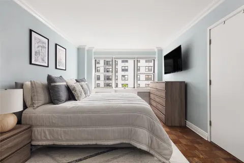 $1,195,000 | 39 Gramercy Park North, Unit 5F | Gramercy